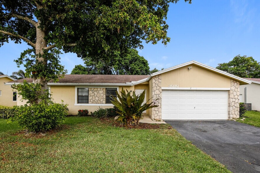 Primary Photo - 3010 NW 53rd Terrace