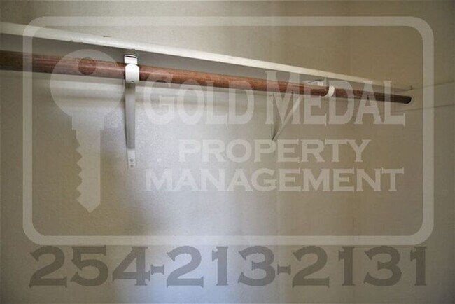 Building Photo - 4509 Deek Dr