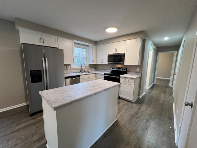 Building Photo - 504 Overton Dr