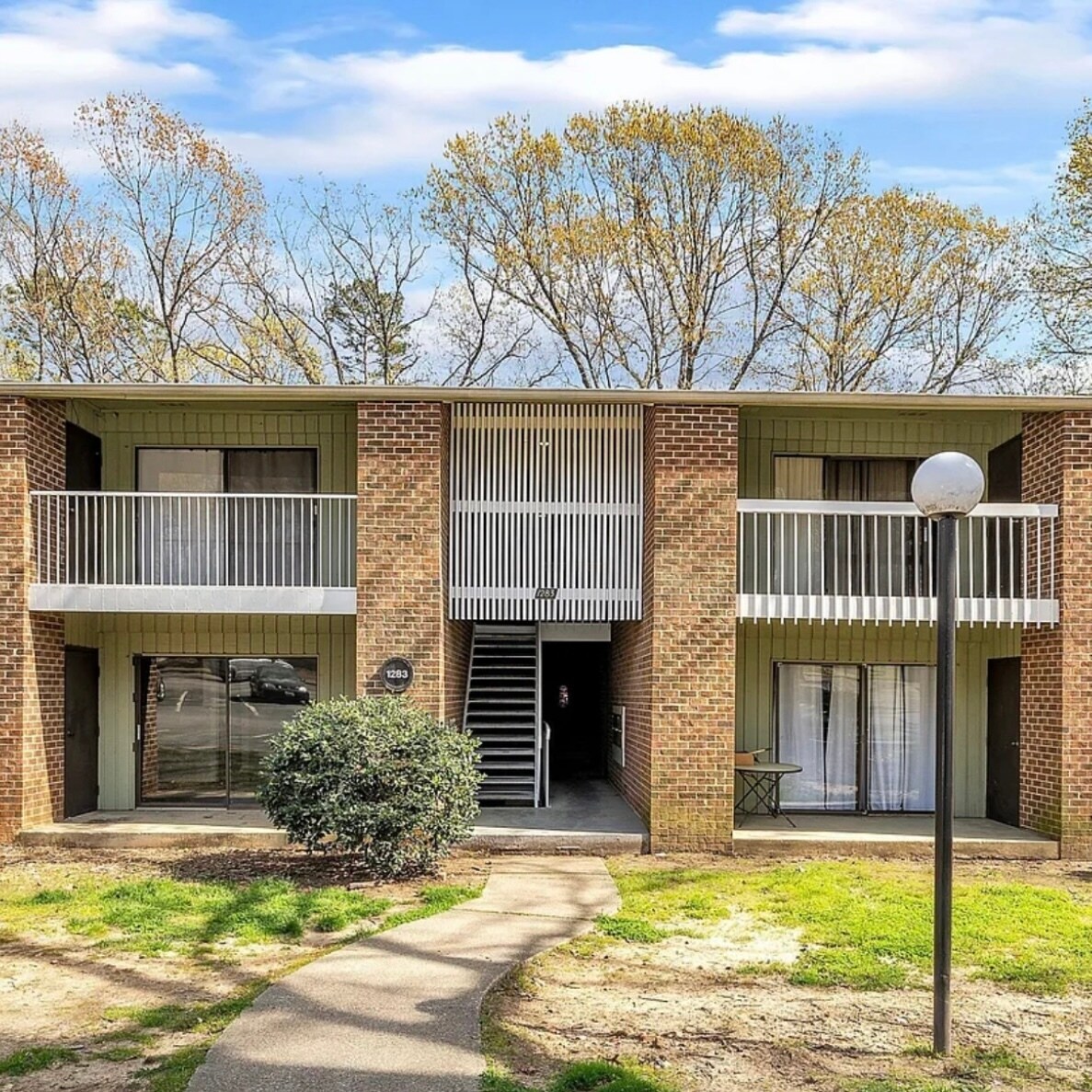 Building Photo - 1283 Schaub Dr