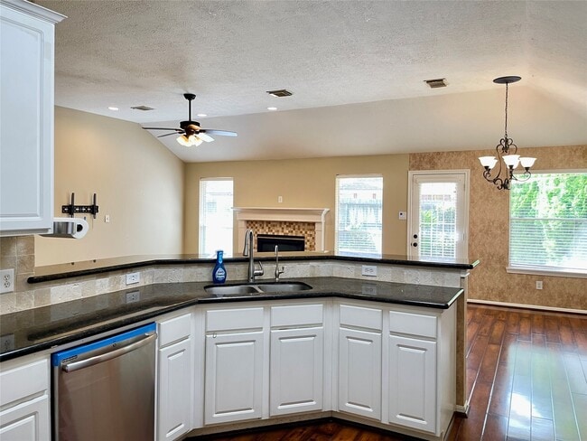 Building Photo - 1602 Lawick Cir