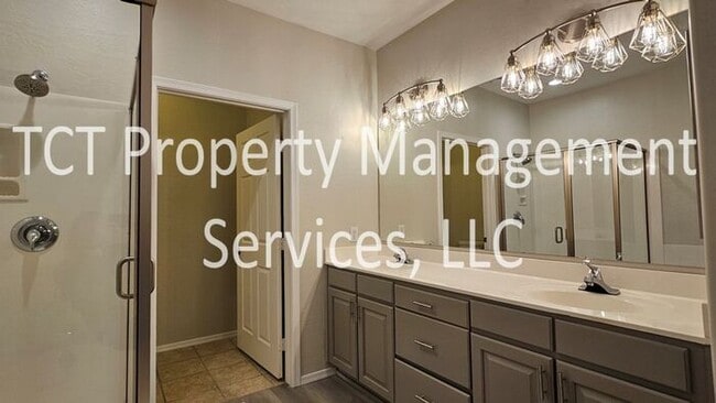 Building Photo - Newly Updated 2 Bedroom + den in Villages at Grayhawk!