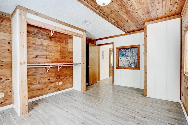 Building Photo - 301 Tatum Rd