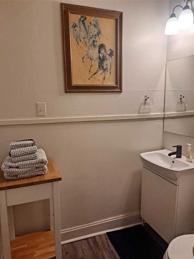 Building Photo - 1906 San Gabriel St