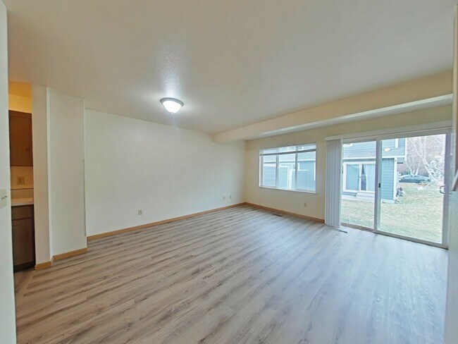 Primary Photo - Beautiful 3 Bedroom 1.5 bath with attached...