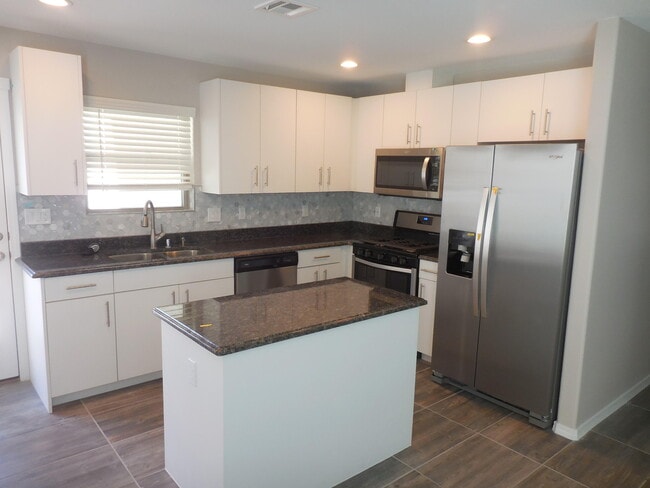 Building Photo - 963 Aircoupe Way