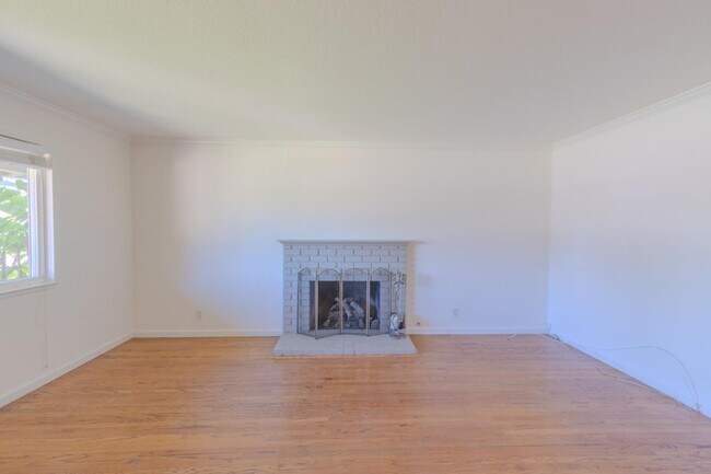 Building Photo - 6944 Cedar Ln