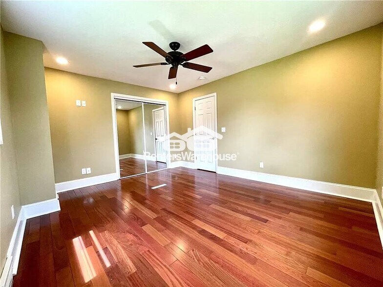 Building Photo - 5810 Francis Ave