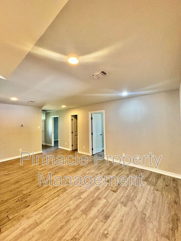 Building Photo - 2213 Johnson St