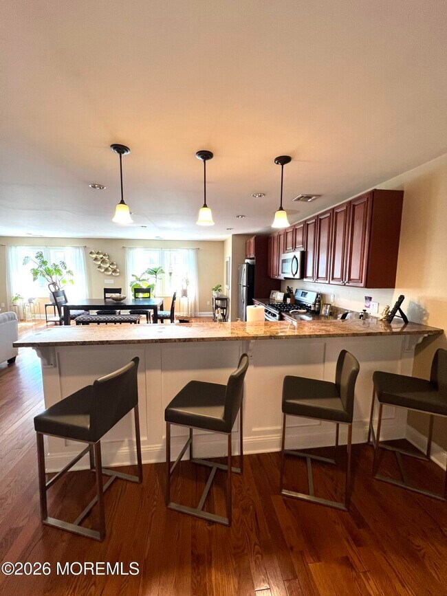 Building Photo - 256 Mantoloking Rd