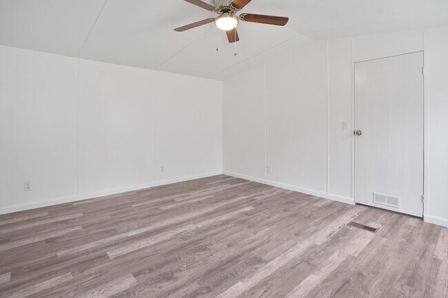 Building Photo - 21950 Caney Dr