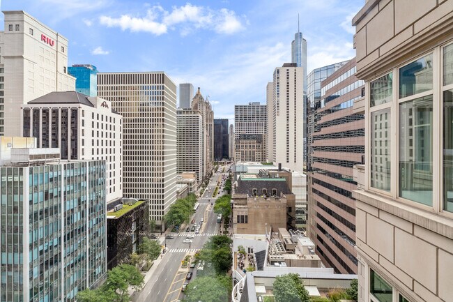 Building Photo - 118 E Erie St