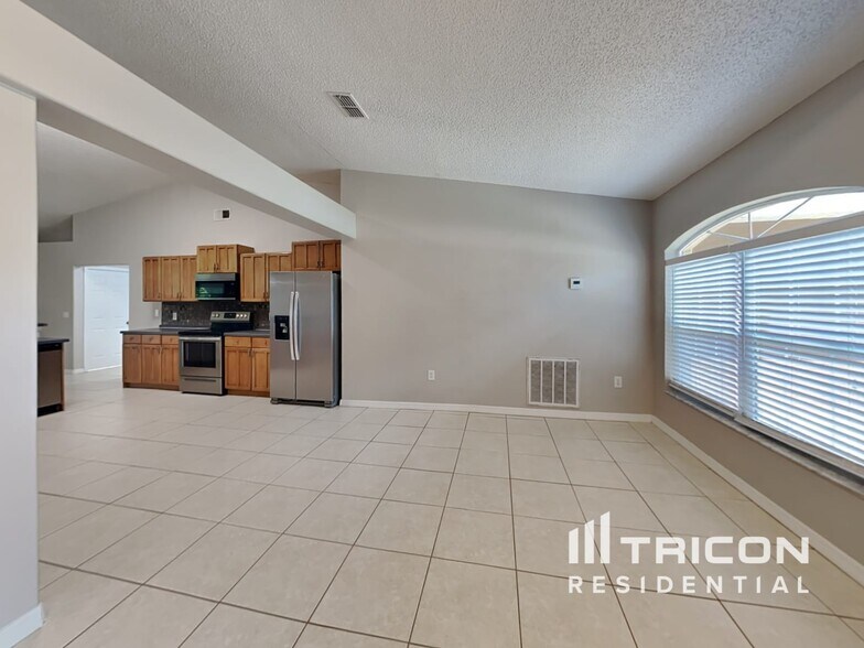 Building Photo - 24 Pineland Ln