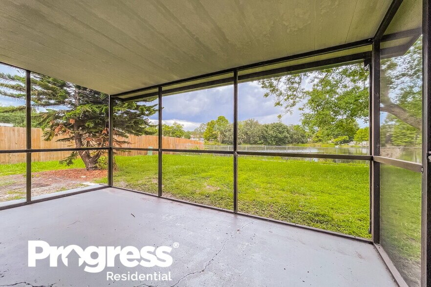 Building Photo - 4910 Hi Vista Cir