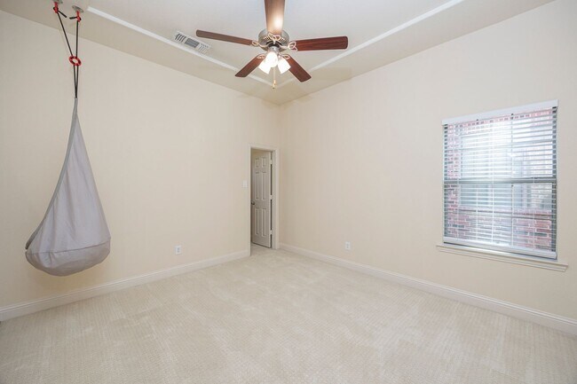 Building Photo - Spacious and beautifully designed with 5 bedrooms, 4 bath in a desirable location.