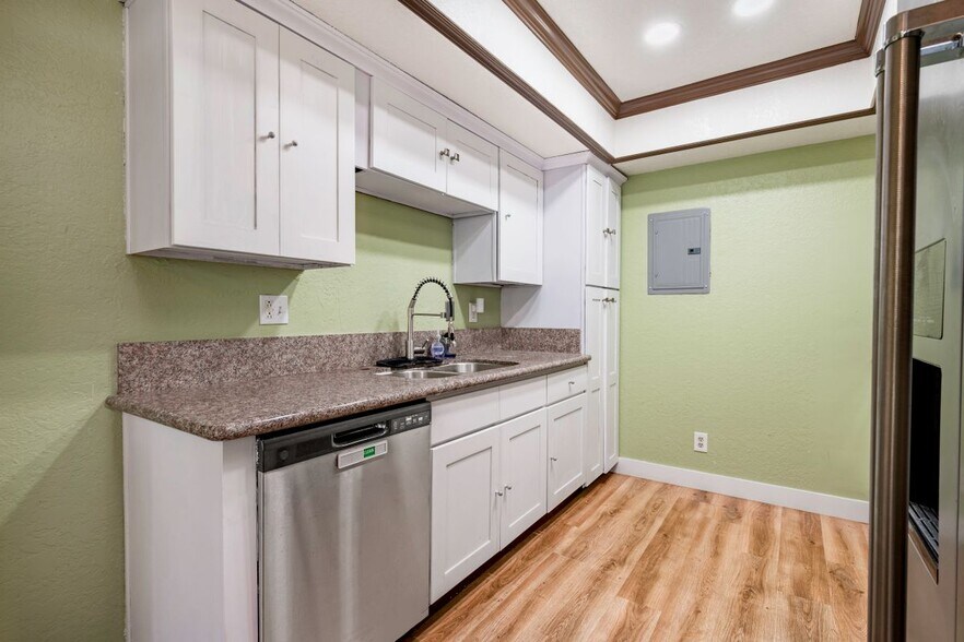 Building Photo - 9006 Stacie Ln