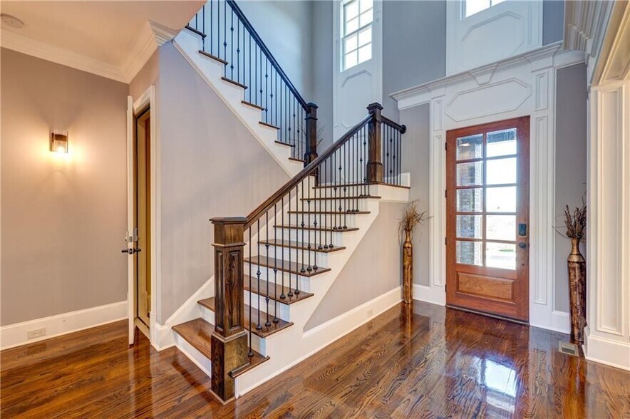 Building Photo - 1049 Highland Village Trail