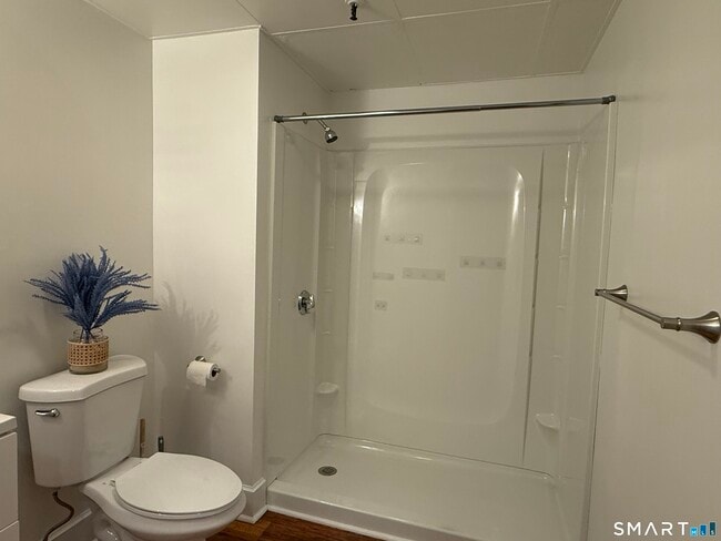 Building Photo - 187 Bank St