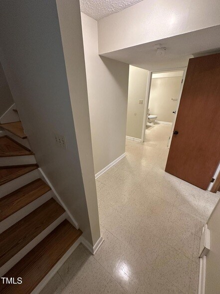 Building Photo - 5317 Coronado Dr