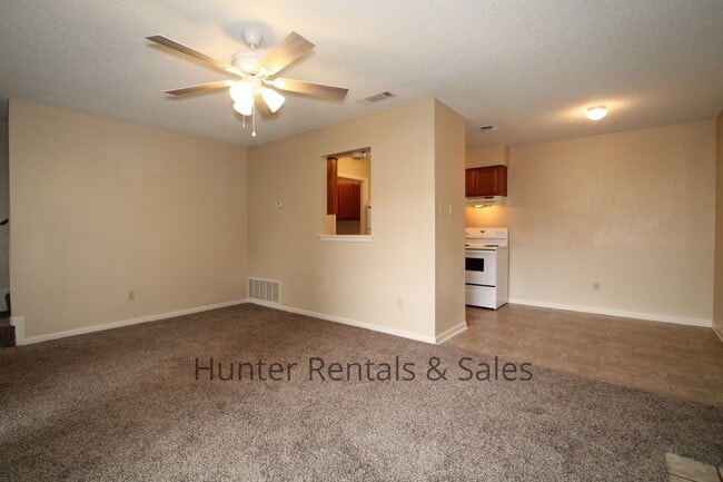 Building Photo - Rent Me Now!