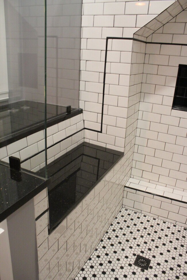 Building Photo - 36 Hudson St