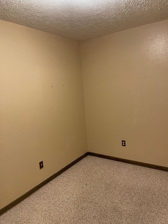 Building Photo - Available July 25th!!! No showings until June 1st