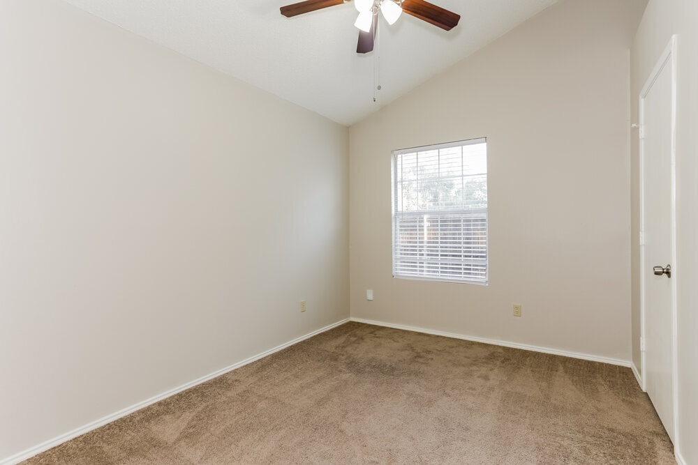 Building Photo - 7024 Wooddale Dr