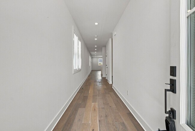 Building Photo - 5618B Obrien Ave