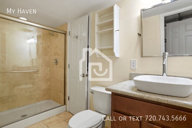 Building Photo - 481 S Washington St