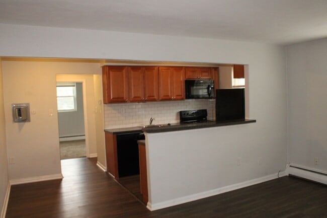 Primary Photo - Rutledge Court