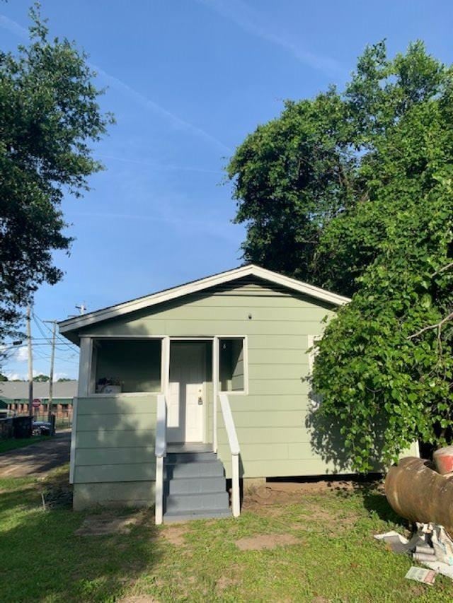 Building Photo - 2216 Saxon St