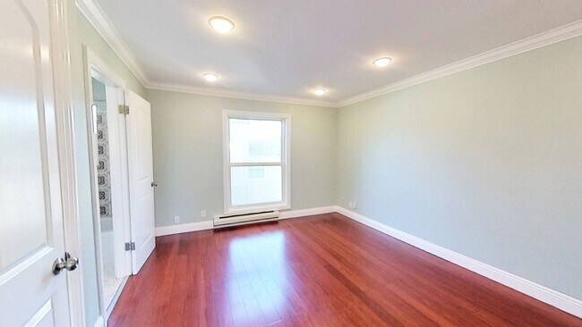 Building Photo - 5104 Westmont Ave