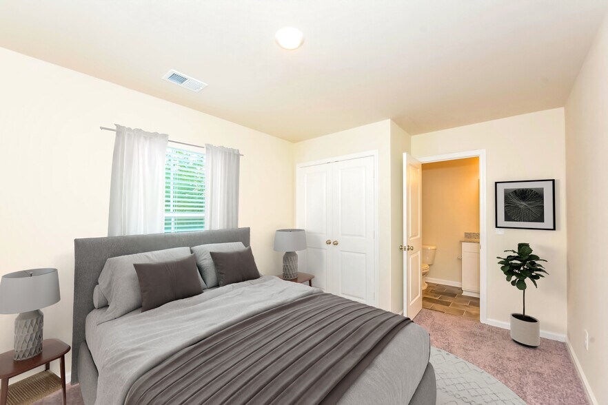 Building Photo - 607 Green Wigeon Rd