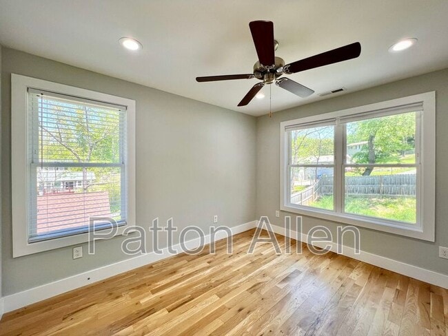 Building Photo - 308 London Rd