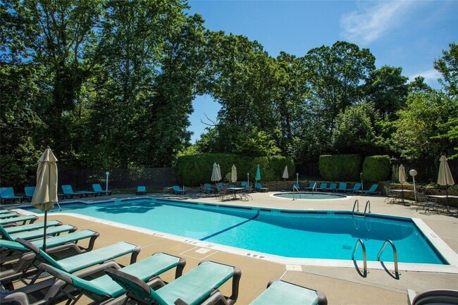 Building Photo - Plainview