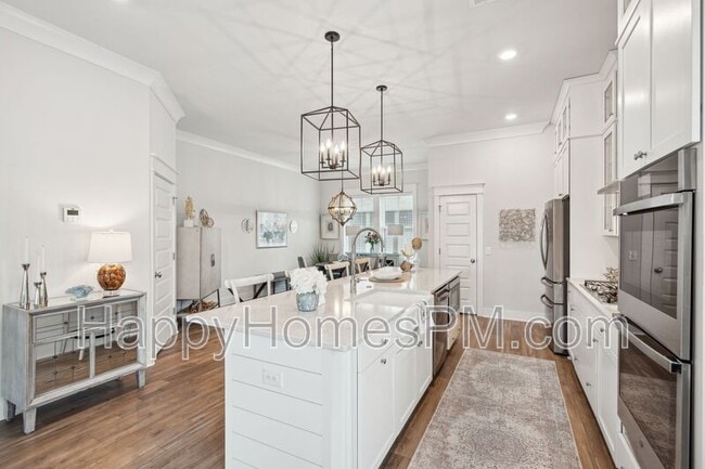 Building Photo - 1610 Florentia St