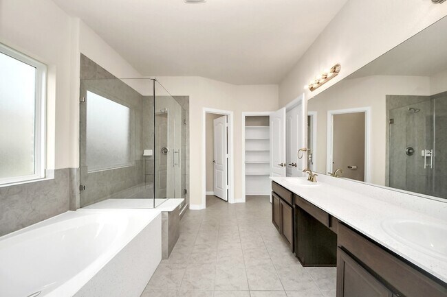 Building Photo - 21254 Lucknow Ln