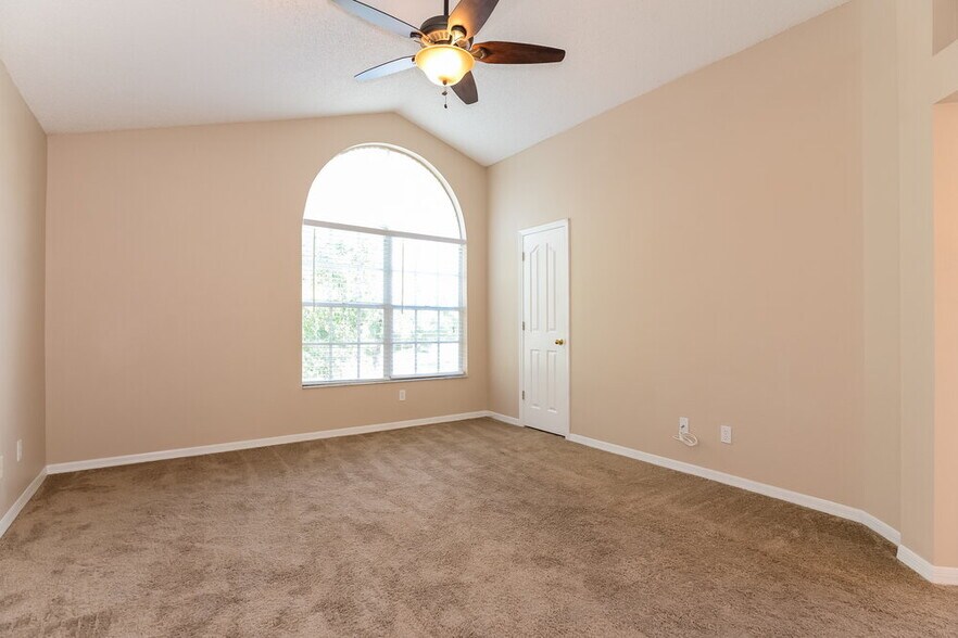 Building Photo - 1721 Scotch Pine Dr