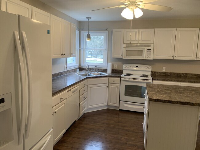 Building Photo - 3 Bedroom/2 Bathroom in Alto