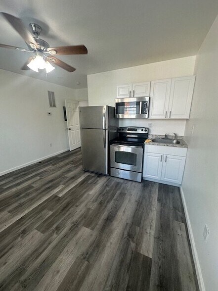 Building Photo - 1209 N Caroline St