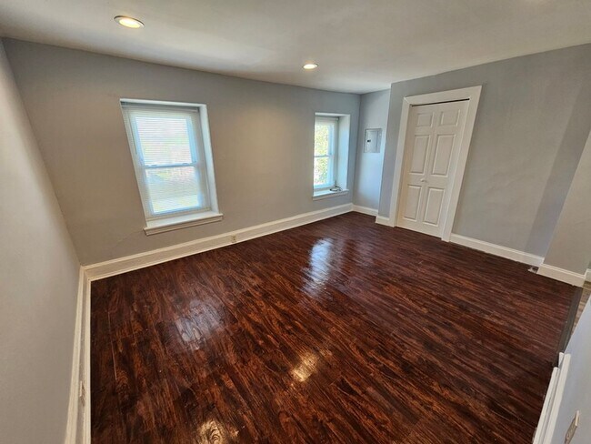 Building Photo - 4729 Leiper St