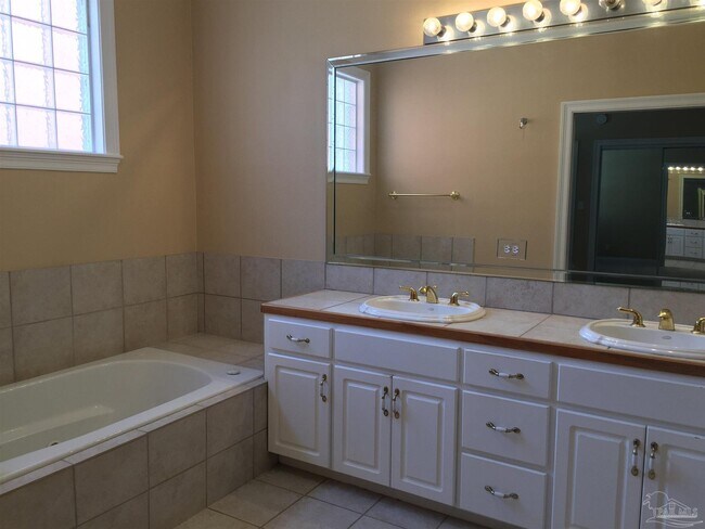 Building Photo - 210 E Government St