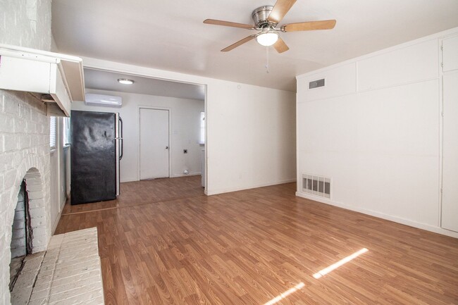 Building Photo - Great 3 Bedroom 1 Bathroom House