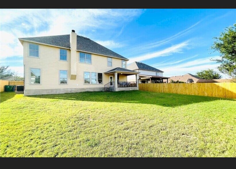 Building Photo - 19625 San Chisolm Dr