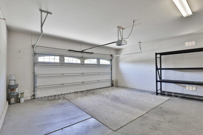 Building Photo - 15068 W Glenrosa Ave