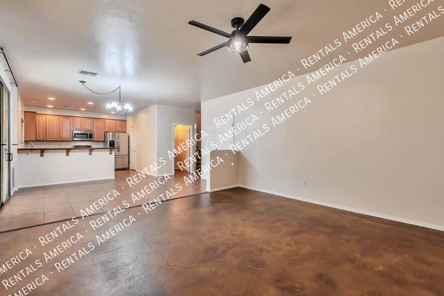 Building Photo - 8261 N Converse Ct