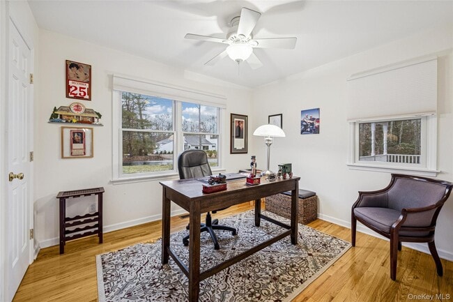 Building Photo - 4 The Registry