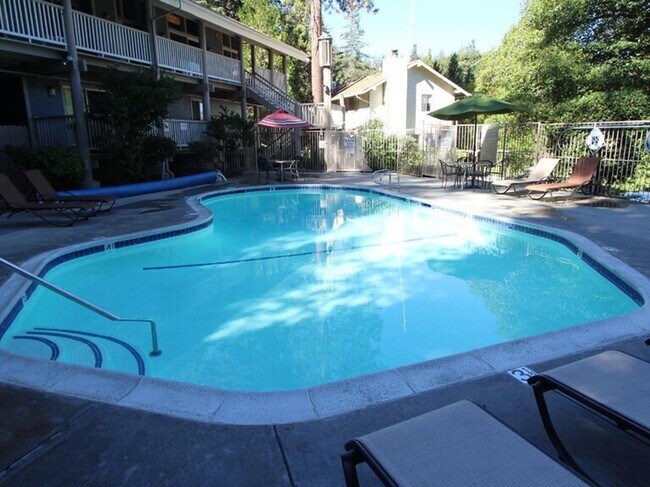 Building Photo - 209 Cool Creek Ln