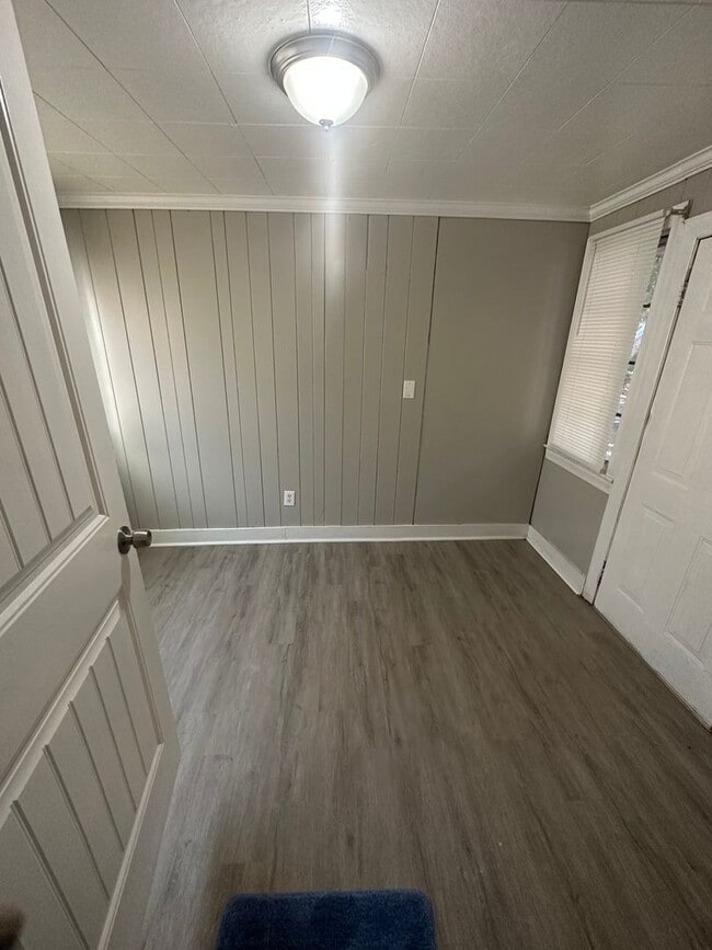 Building Photo - COMING SOON! 3 Bed House!!! Wooden floors!