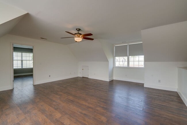 Building Photo - Charming Thompson Station Home in Sought-After Williamson County School District